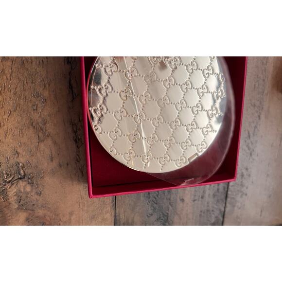New Gucci Parfums Gold GG Embossed Compact Mirror With box - Picture 7 of 7